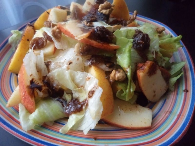 Sałatka z sałaty lodowej Sałatka z sałaty lodowej