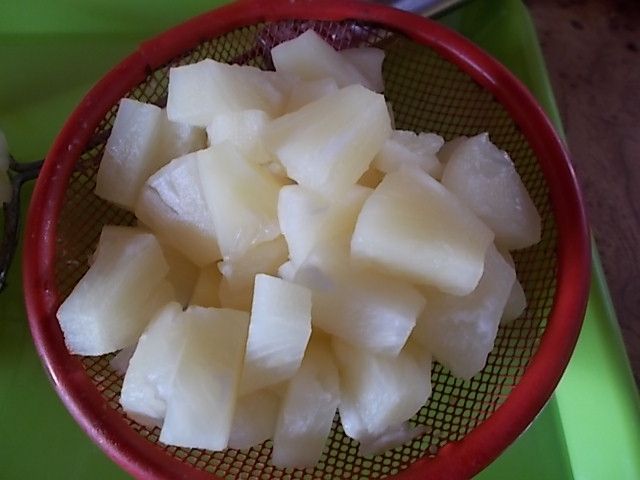 Sałatka z selera i ananasa