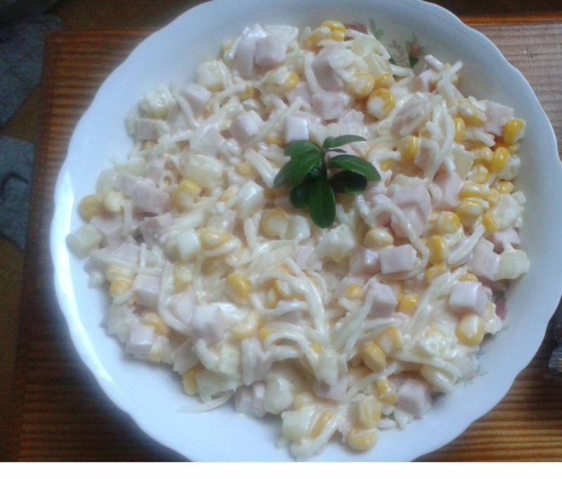 Sałatka z selera i ananasa