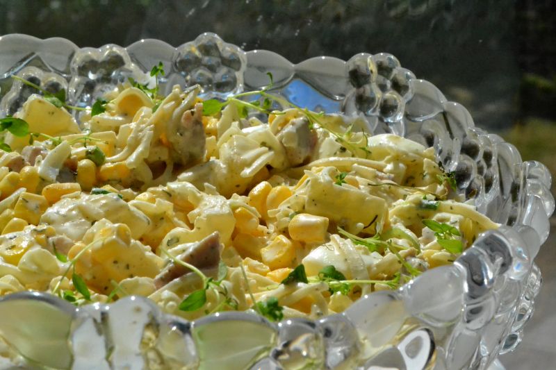 Sałatka z selerem i ananasem