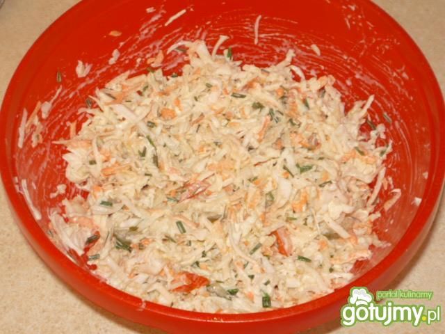 Sałatka z selerem i kapustą pekińską Sałatka z selerem i kapustą pekińską