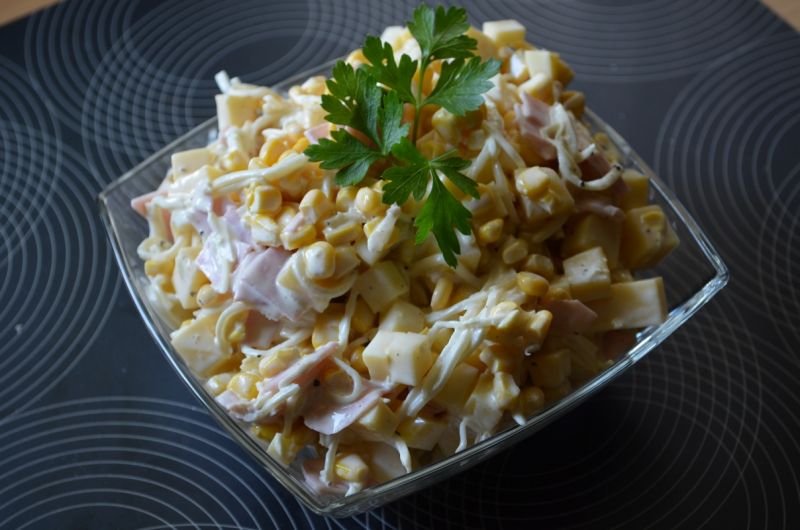 Sałatka z selerem konserwowym