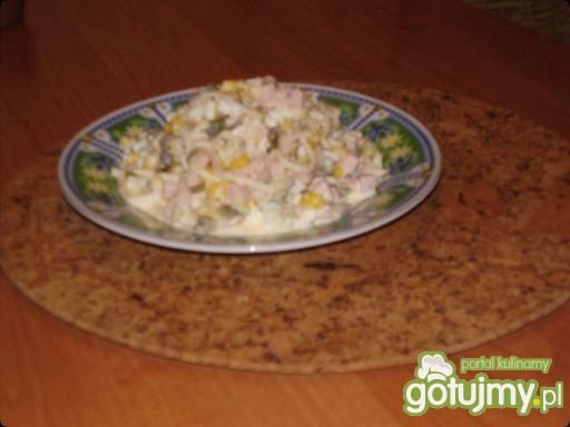 Sałatka z selerem konserwowym