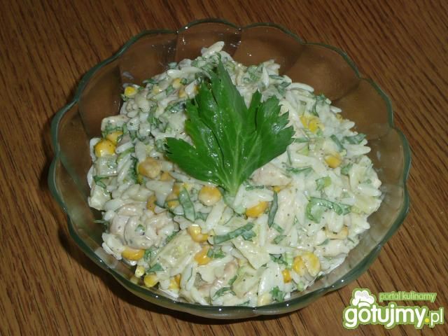 Sałatka z selerem naciowym  Sałatka z selerem naciowym