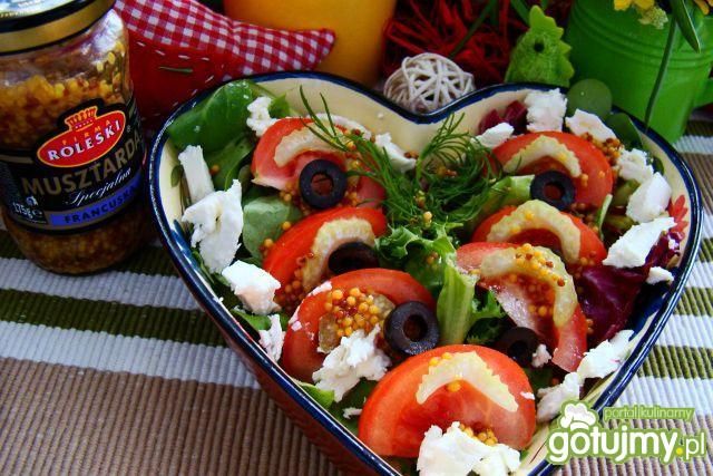 Sałatka z selerem naciowym i fetą  Sałatka z selerem naciowym i fetą