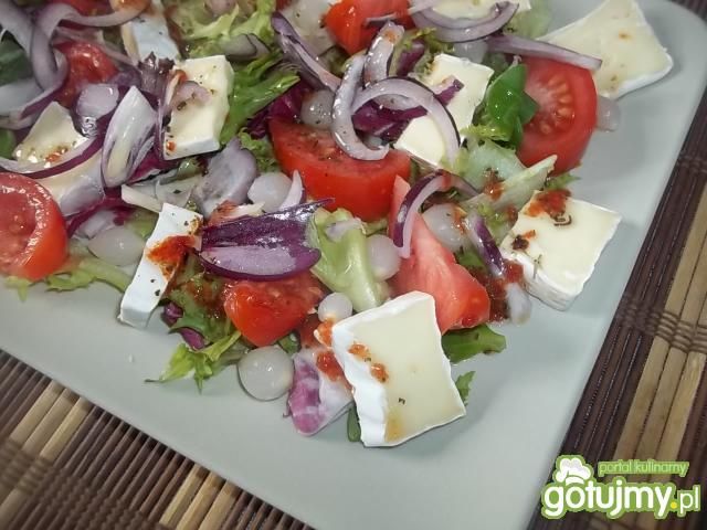 Sałatka z serem brie 3 Sałatka z serem brie 3