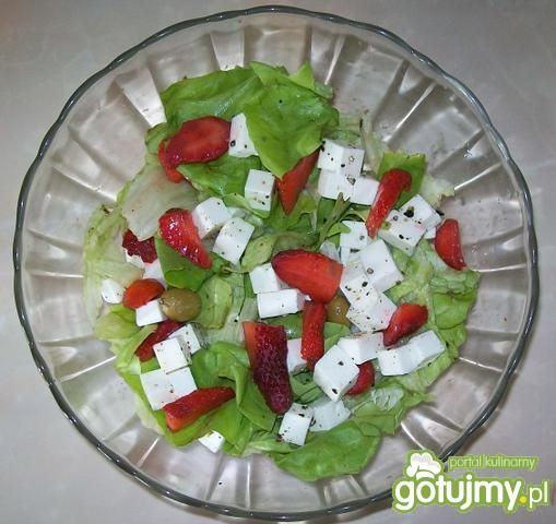 Sałatka z serem feta i oliwkami