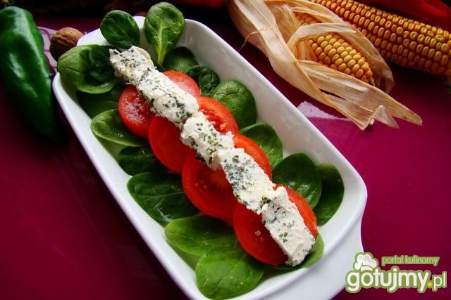 Sałatka z serem fromage czosnkowym  Sałatka z serem fromage czosnkowym