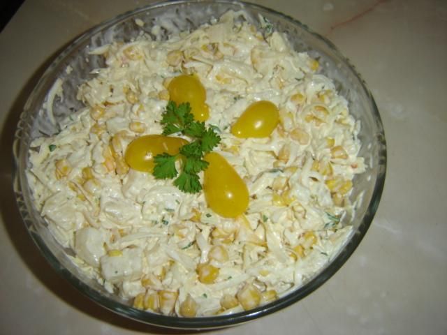 Sałatka z serem i selerem Sałatka z serem i selerem