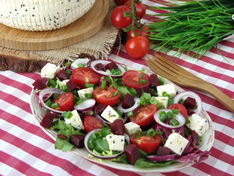 Sałatka z serem korycińskim Sałatka z serem korycińskim