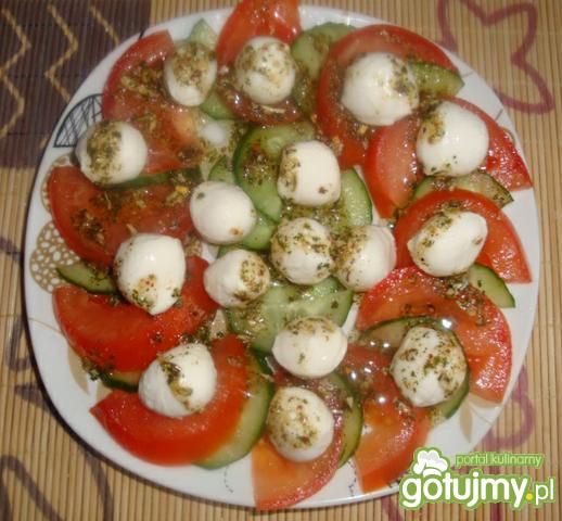 Sałatka z serem Mozarella