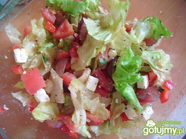 Sałatka z serem typu włoskiego