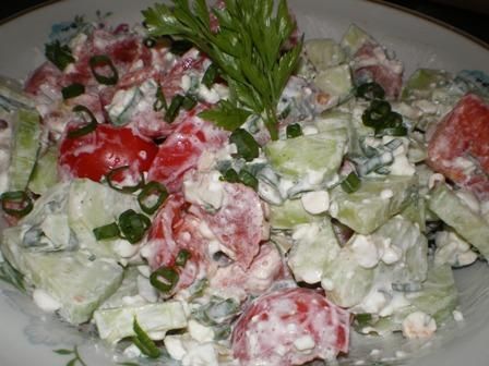 Sałatka  z serkiem wiejskim Sałatka  z serkiem wiejskim