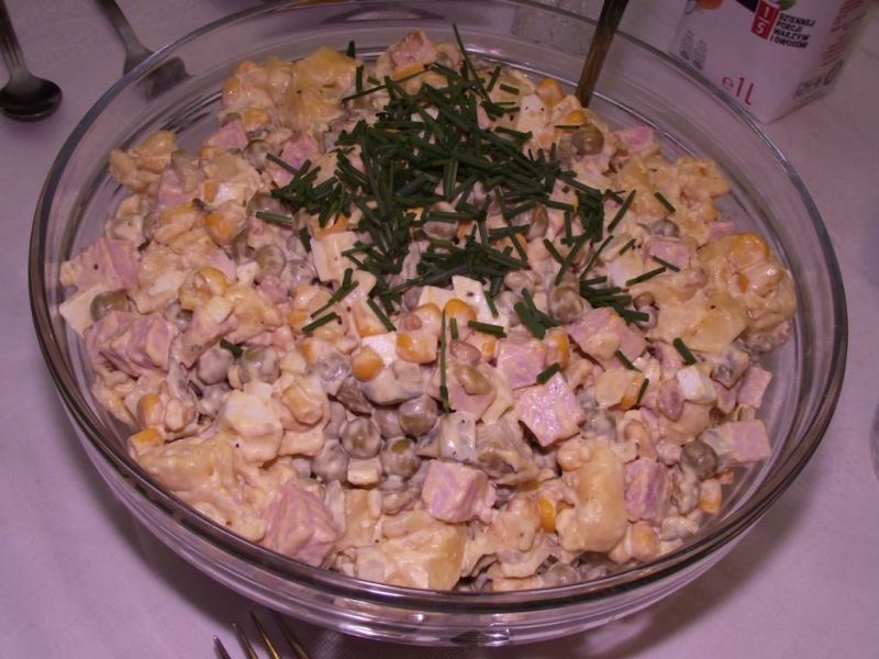 Sałatka z serowym tortellini  Sałatka z serowym tortellini
