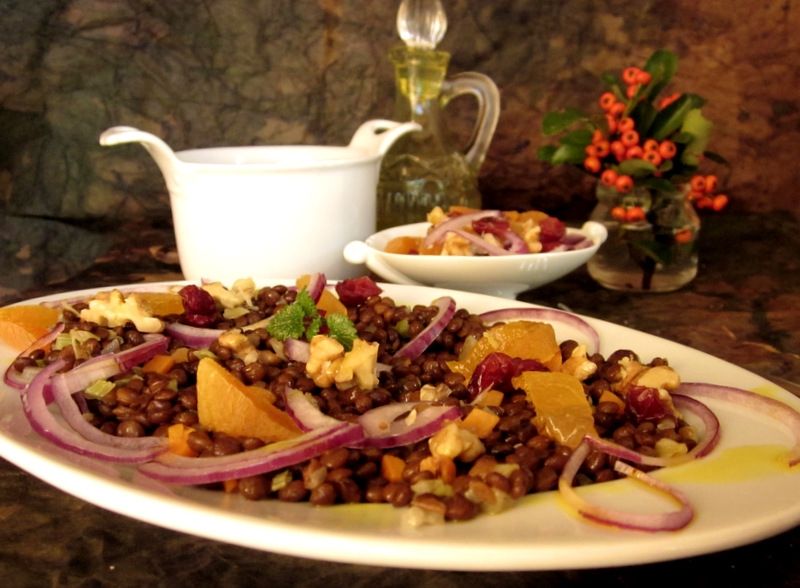 Sałatka z soczewicy i suszonych owoców
