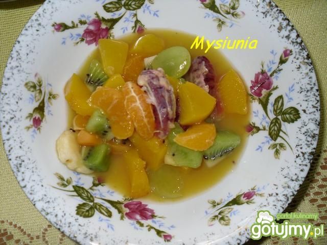 Sałatka z sokiem owocowym  Sałatka z sokiem owocowym