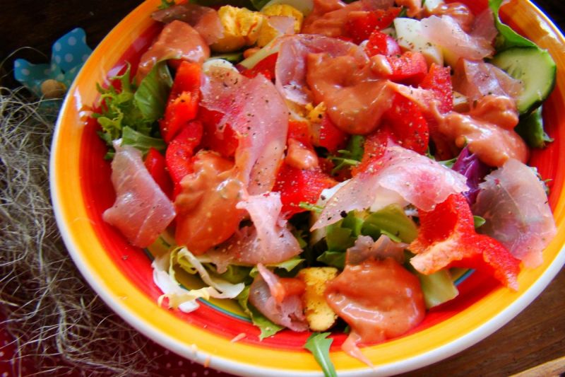 Sałatka z sosem amerykańskim  Sałatka z sosem amerykańskim