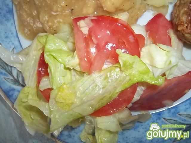 Sałatka z sosem cebulowym Sałatka z sosem cebulowym