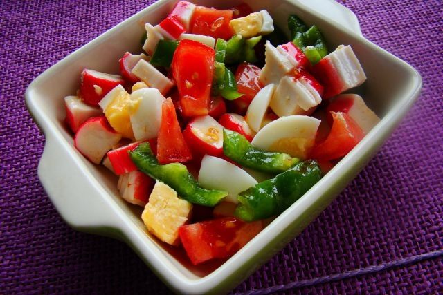 Sałatka z sosem chilli  Sałatka z sosem chilli