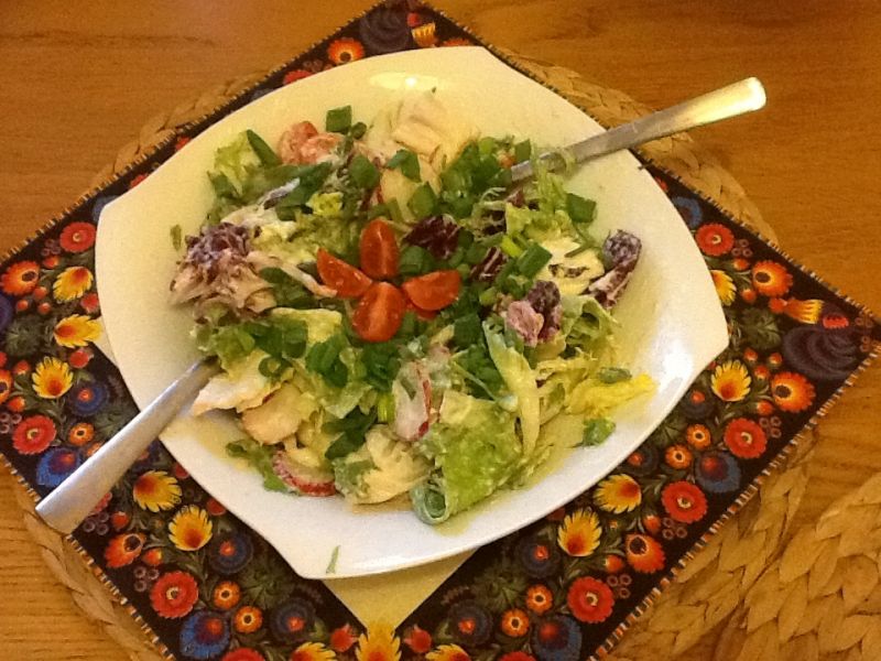 Sałatka z sosem chrzanowym Sałatka z sosem chrzanowym