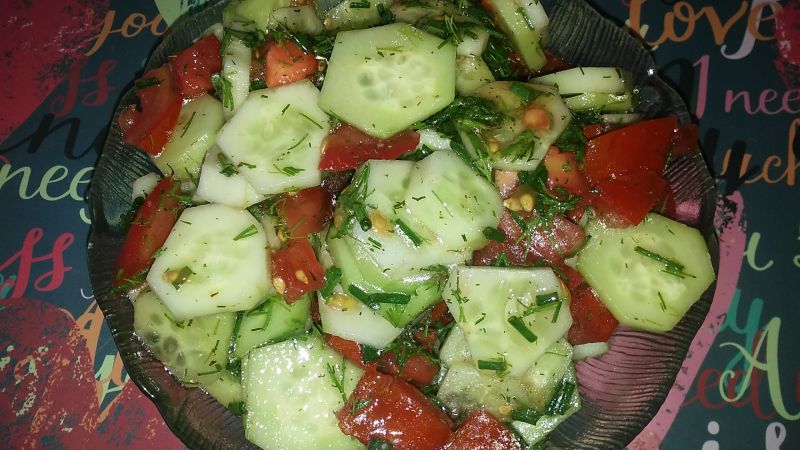 Sałatka z sosem do mizerii