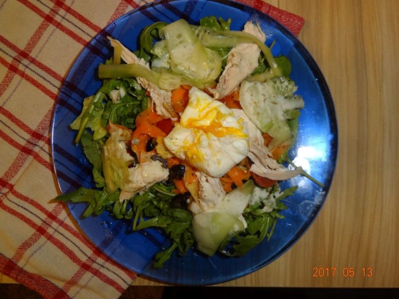 Sałatka z sosem kaparowym Sałatka z sosem kaparowym