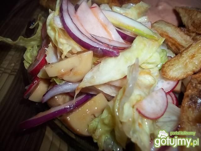 Sałatka z sosem ketchupowym