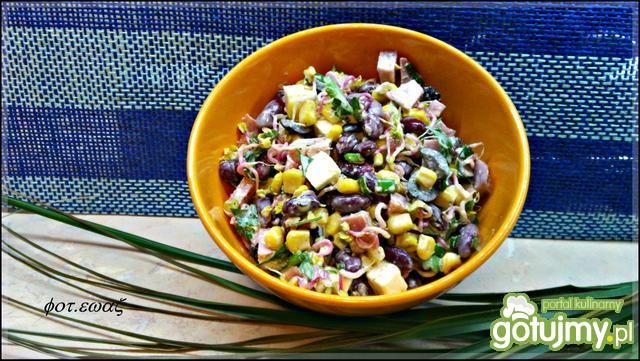 Sałatka z sosem serowym Sałatka z sosem serowym