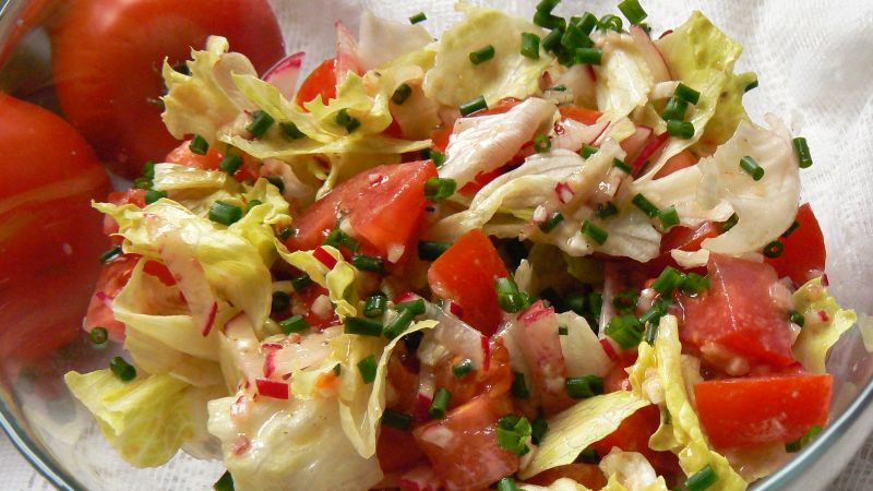 Sałatka z sosem winegret