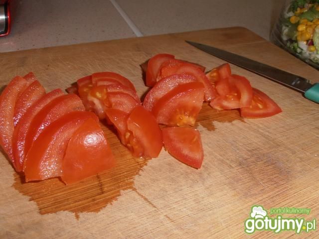 Sałatka z sosem włoskim i pomidorami