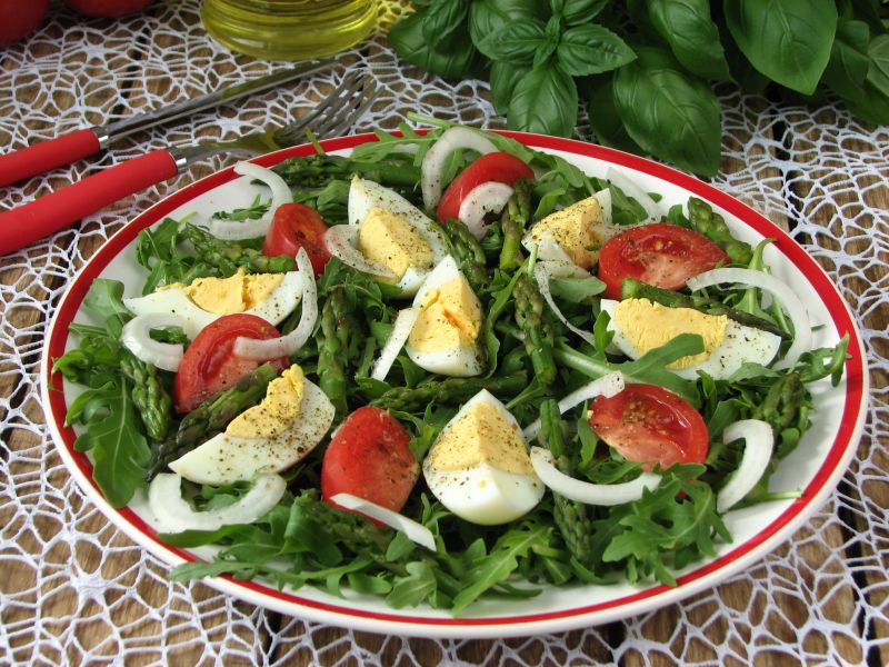 Sałatka z szparagami