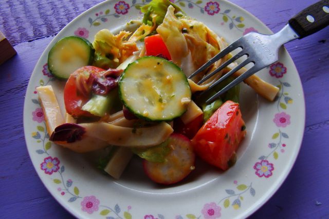 Sałatka z szynką Sałatka z szynką