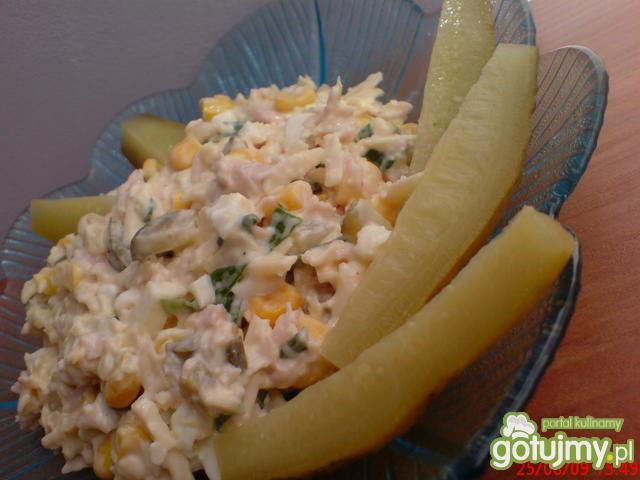 Sałatka z szynką Sałatka z szynką