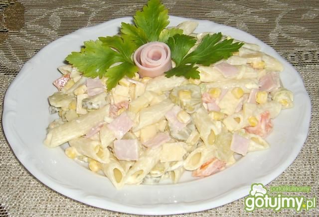 Sałatka z szynką Sałatka z szynką