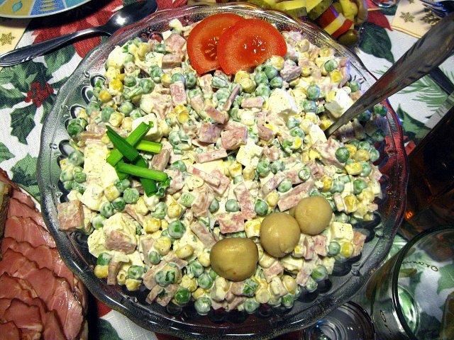 Sałatka z szynką i serem feta Sałatka z szynką i serem feta