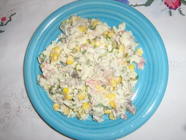 Sałatka z szynką i słonecznikiem