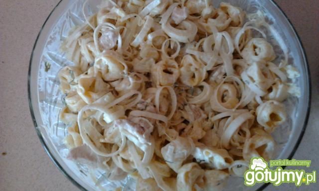 Sałatka z tortellini  Sałatka z tortellini