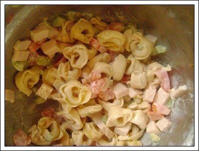 sałatka z tortellini