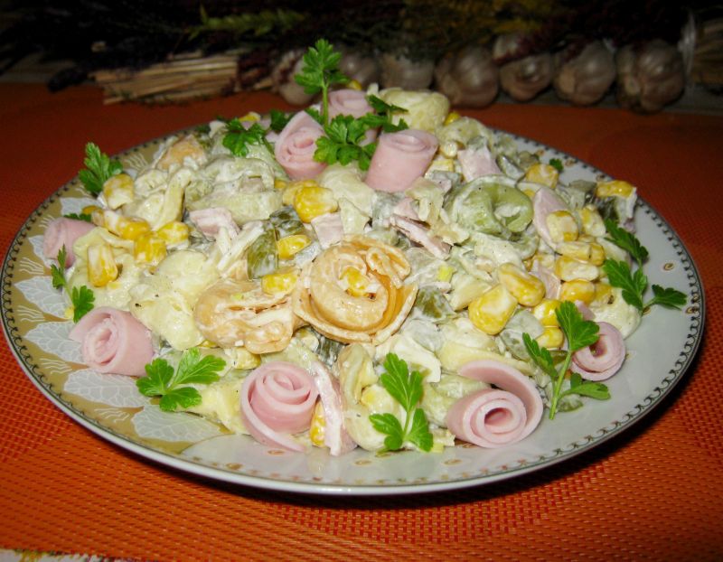 Sałatka z tortellini Sałatka z tortellini