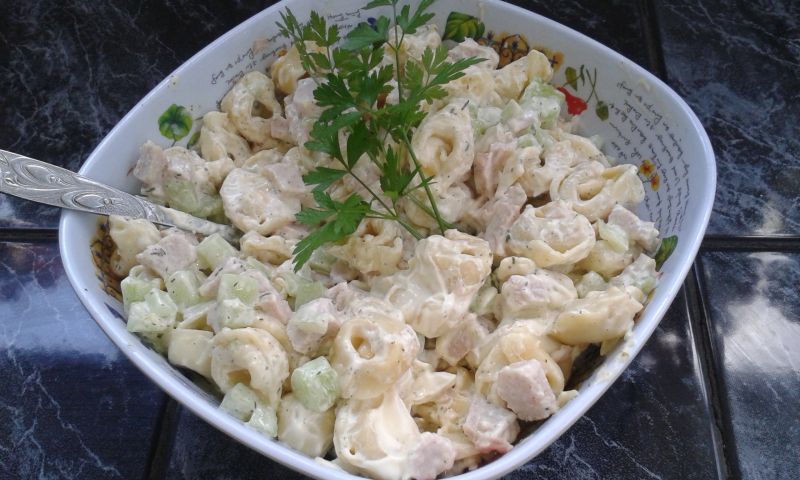 Sałatka z tortellini Sałatka z tortellini
