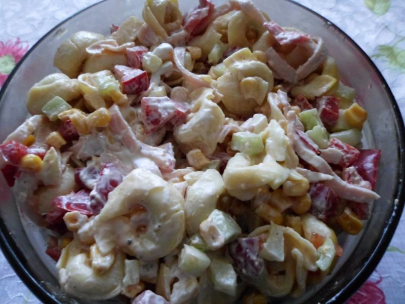 Sałatka z tortellini Sałatka z tortellini