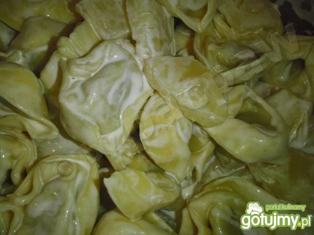 Sałatka z tortellini i ananasem Sałatka z tortellini i ananasem