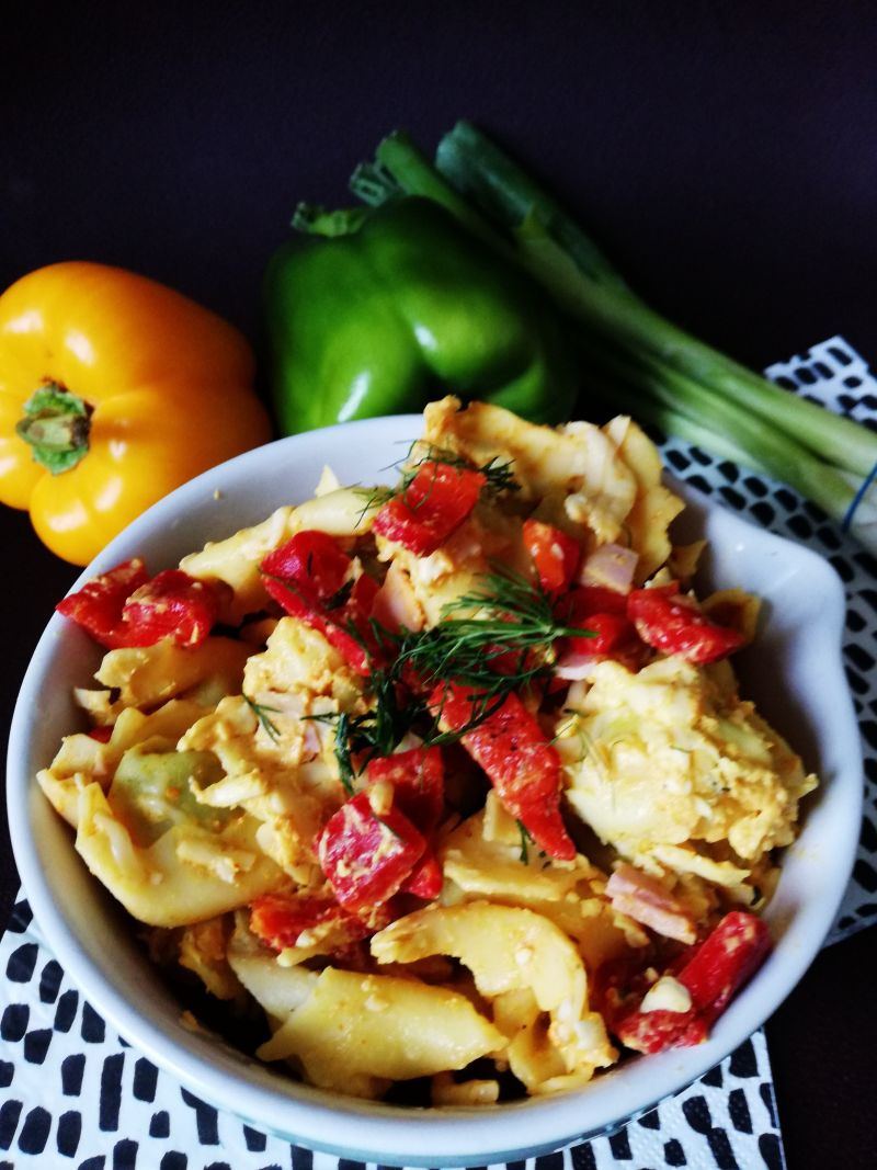 Sałatka z tortellini i kurczakiem