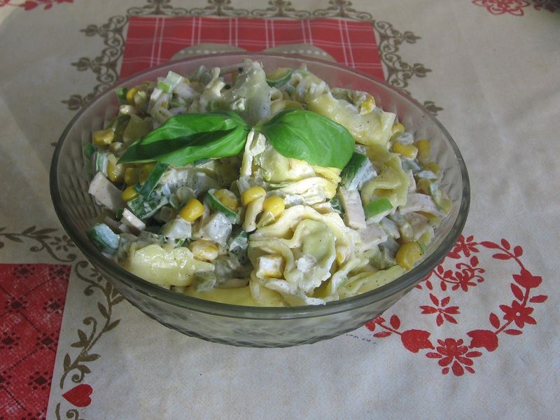 Sałatka z tortellini i porem Sałatka z tortellini i porem