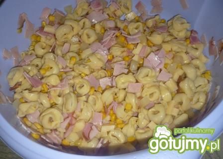 Sałatka z tortellini- pyszna Sałatka z tortellini- pyszna