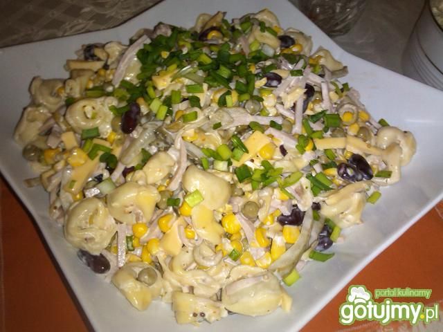 Sałatka z tortellini z grzybkami 