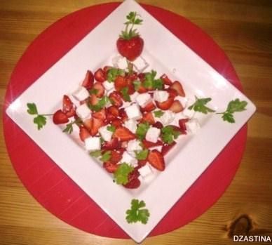 Salatka z truskawek dietetyczna
