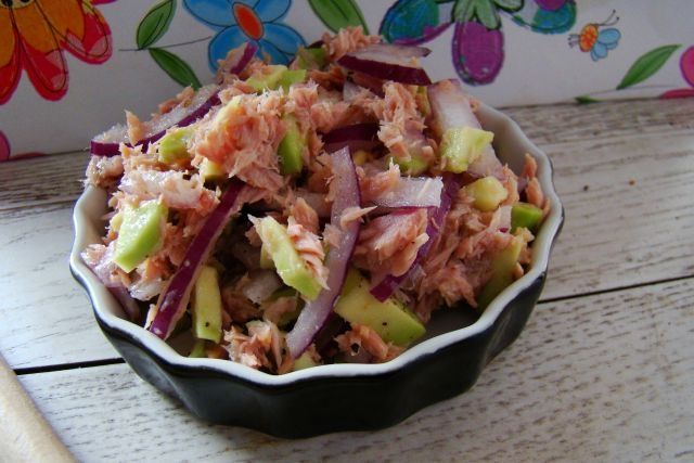 Sałatka z tuńczyka i awokado  Sałatka z tuńczyka i awokado