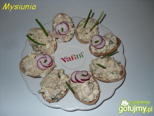 Sałatka z tuńczyka w waflach Sałatka z tuńczyka w waflach