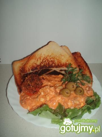 Sałatka z tuńczyka z oliwkami Sałatka z tuńczyka z oliwkami